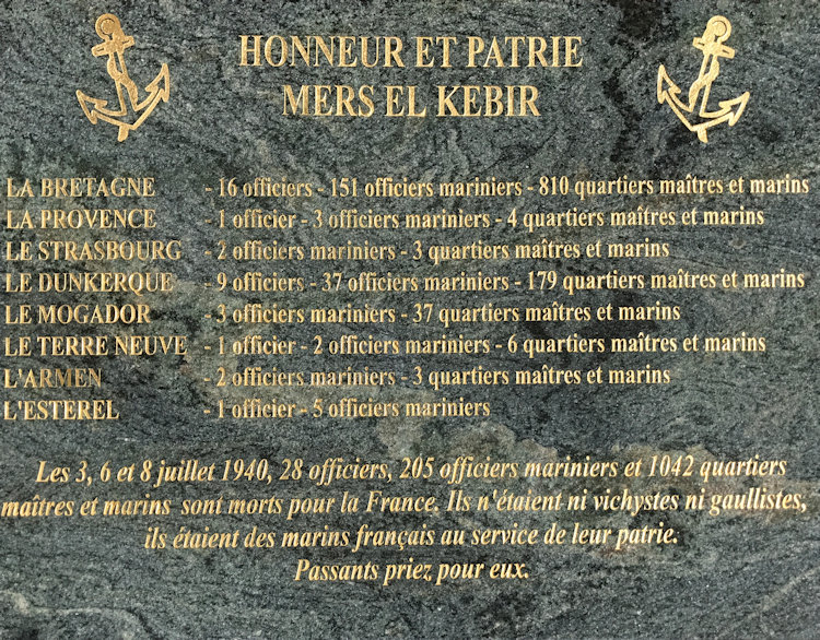 La plaque commémorant "la Bataille de Mers El Kébir"